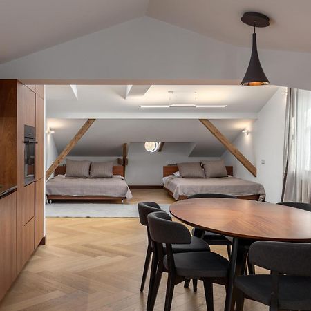 Roze Brivzemnieka Apartments Liepāja Exteriör bild