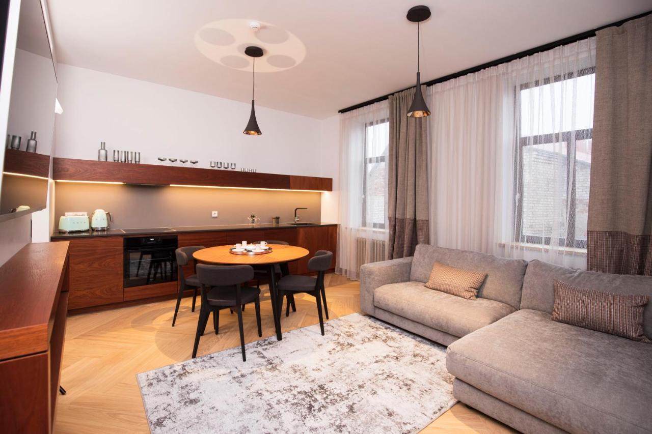 Roze Brivzemnieka Apartments Liepāja Exteriör bild