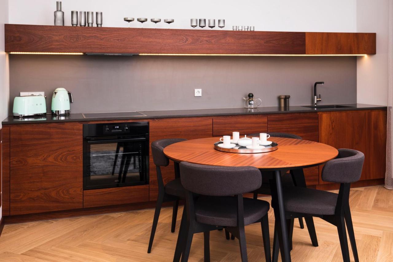 Roze Brivzemnieka Apartments Liepāja Exteriör bild