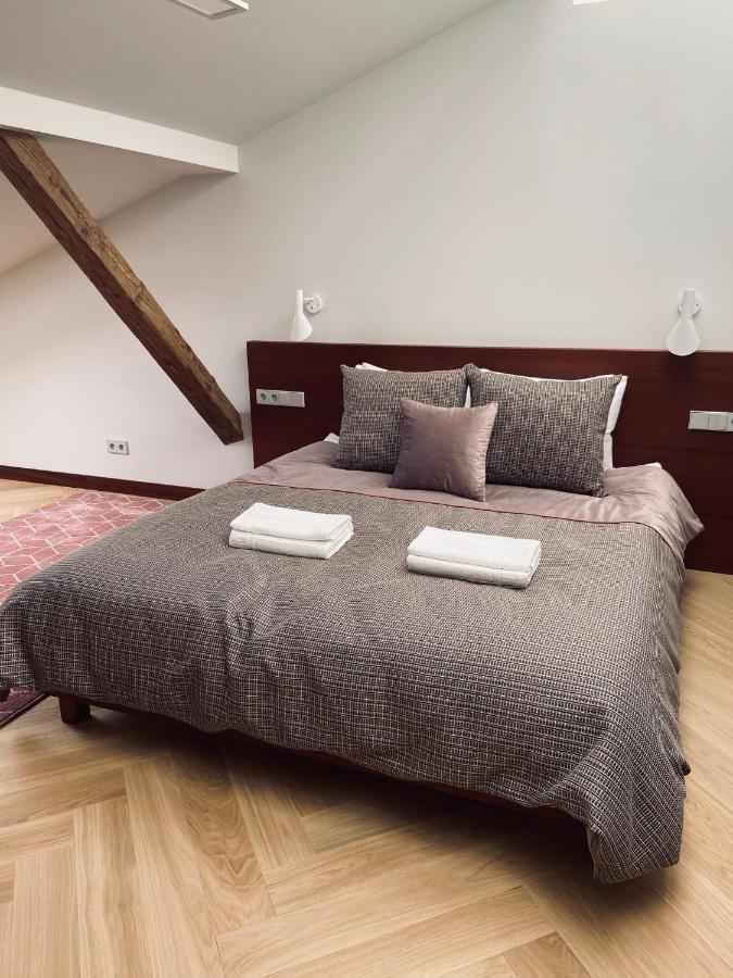 Roze Brivzemnieka Apartments Liepāja Exteriör bild
