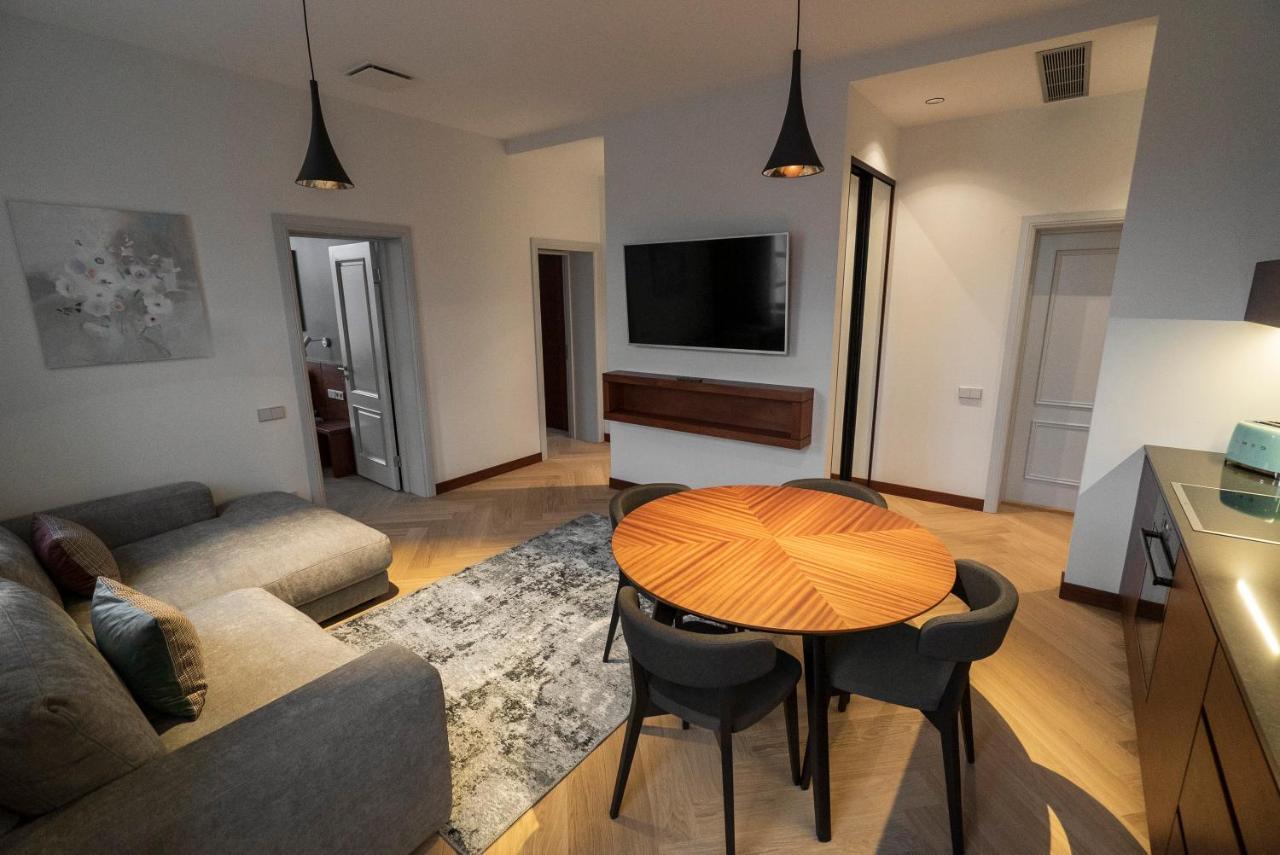 Roze Brivzemnieka Apartments Liepāja Exteriör bild