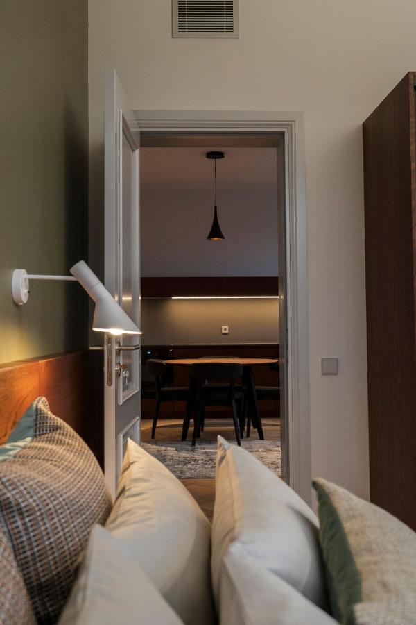 Roze Brivzemnieka Apartments Liepāja Exteriör bild