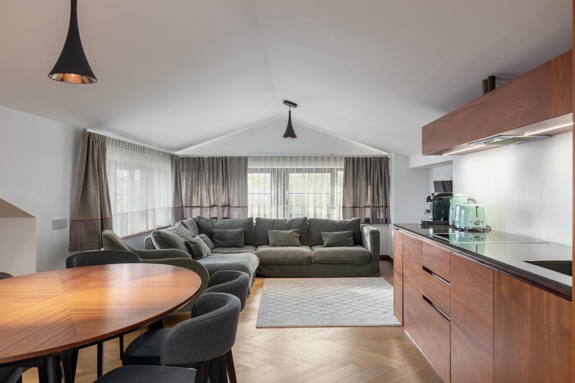 Roze Brivzemnieka Apartments Liepāja Exteriör bild